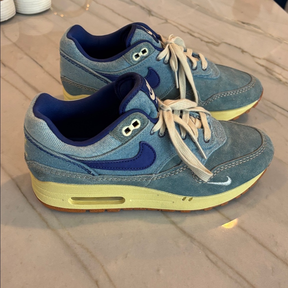 Nike Air Max Blue Sneakers